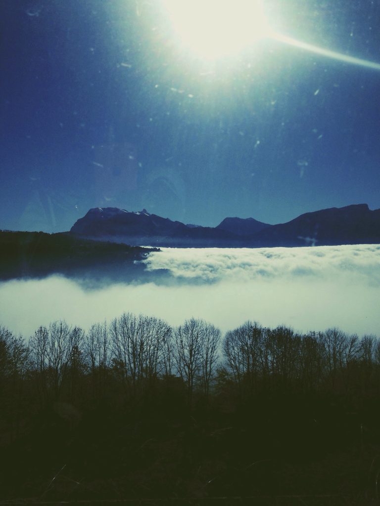 Photographie ciel et montagne
